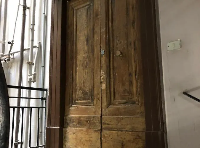 Akasa Di Flock * Naples