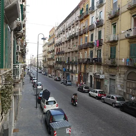 Akasa Di Flock * Naples